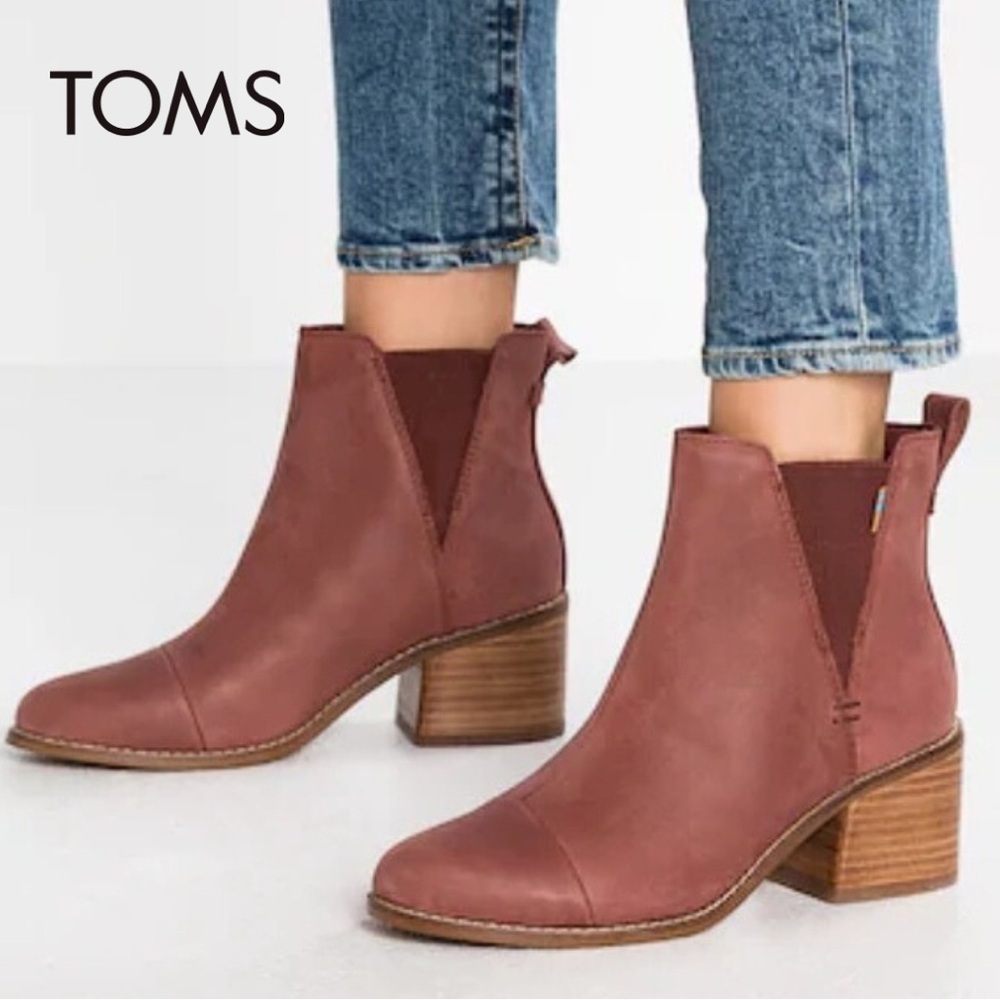 NWOB TOMS Esme Leather Chelsea Boot